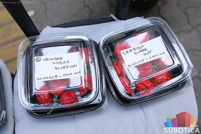 Slobodan Savić pobednik takmičenja u jedenju ljutih papričica