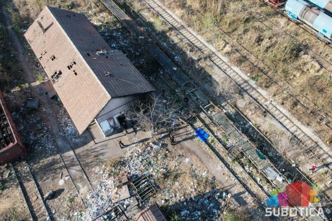 "Narodne patrole" obilazile mesta gde se migranti smeštaju uz prugu u širem centru, policija sprečila incident većih razmera