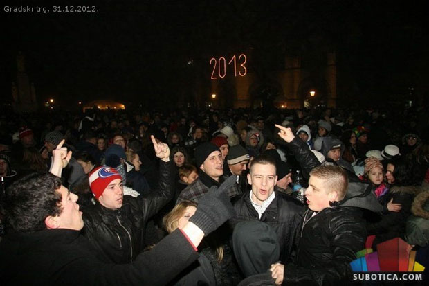 Subotičani se zagrevali za novu pa ispratili staru godinu