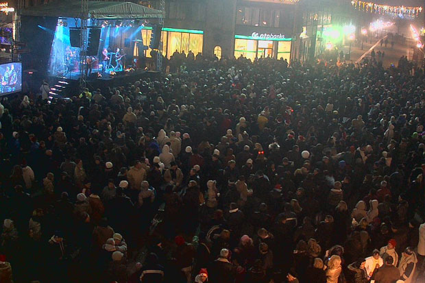 Subotičani se zagrevali za novu pa ispratili staru godinu