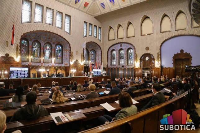 Pastor: Poskupljuju komunalije, SVM preuzeo razvoj Palića, pozorište do kraja 2021. godine