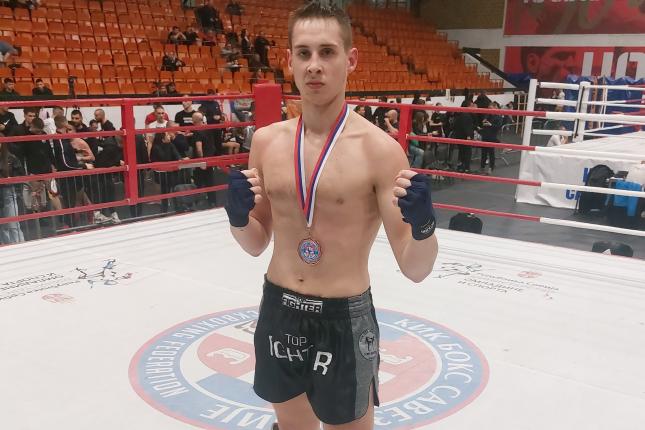 Kik boks: Tri šampionske titule "Top fighter-a" na Prvenstvu Srbije u Novom Sadu