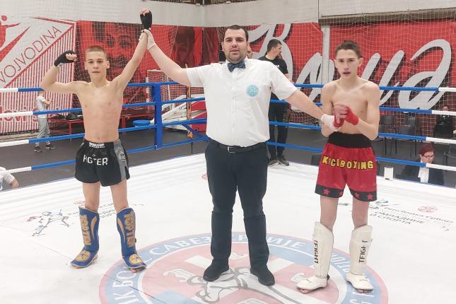 Kik boks: Tri šampionske titule "Top fighter-a" na Prvenstvu Srbije u Novom Sadu