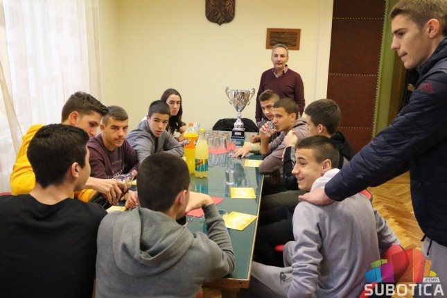 Učenici Hemijske škole izborili plasman na Svetsko prvenstvo u futsalu