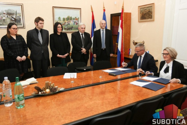 Gradi se "Hrvatska kuća" u Preradovićevoj ulici