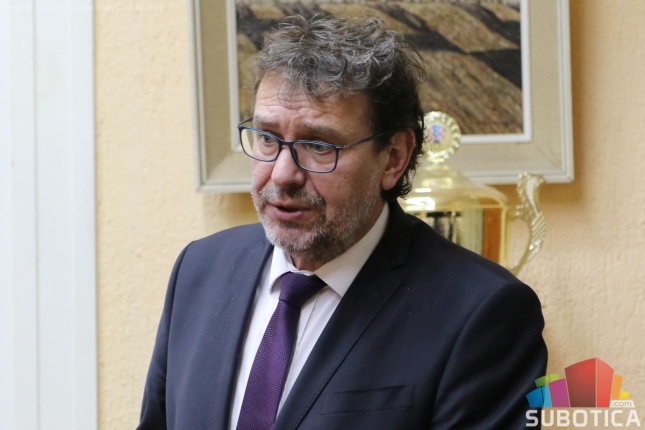 Gradi se "Hrvatska kuća" u Preradovićevoj ulici