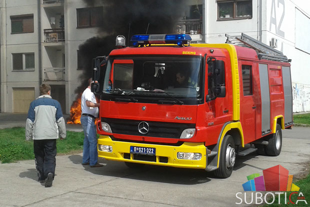 Izgoreo automobil na Radijalcu