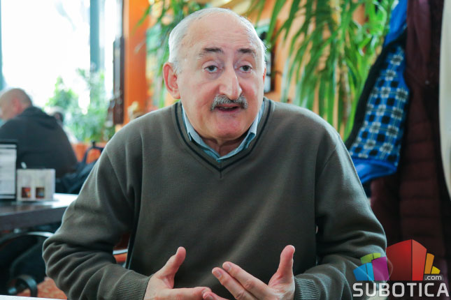 SUgrađani: Dragan Krstić, profesor filozofije - "Tri boje jedne nauke"