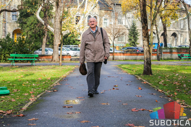 SUgrađani: Dragan Krstić, profesor filozofije - "Tri boje jedne nauke"