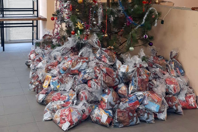 Podela paketića mališanima sa Makove sedmice - tradicija duga dvanaest godina