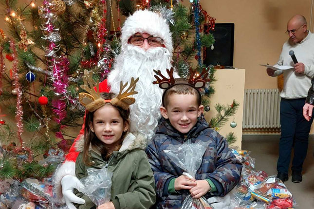 Podela paketića mališanima sa Makove sedmice - tradicija duga dvanaest godina