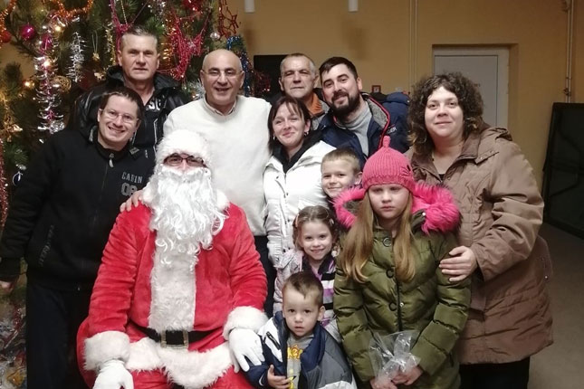 Podela paketića mališanima sa Makove sedmice - tradicija duga dvanaest godina