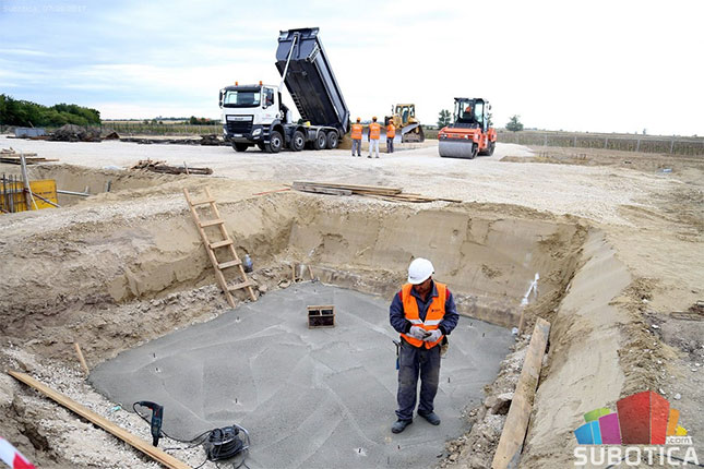 Pokrajinski premijer položio kamen temeljac za izgradnju fabrike "Kaminada"