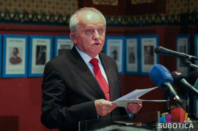 Postavljena izložba „Znameniti Srbi Dalmacije“