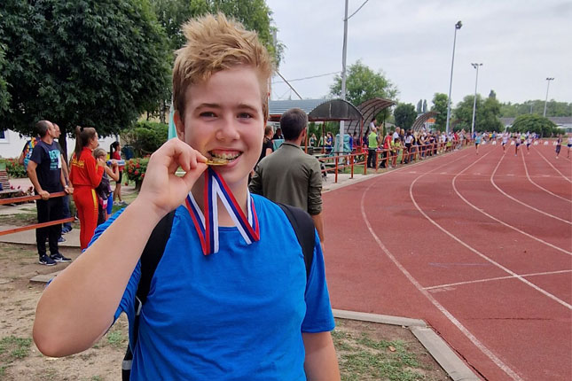 Atletika: Četiri medalje Spartakovih mlađih takmičara na Prvenstvu Vojvododine u Sremskoj MItrovici
