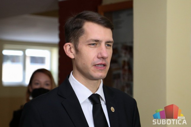 OŠ „Hunjadi Janoš“ u Čantaviru dobila vrednu donaciju Generalnog konzulata Mađarske