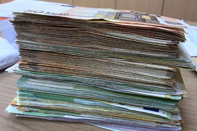 Vozač kamiona pokušao da pobegne sa 81.000 evra