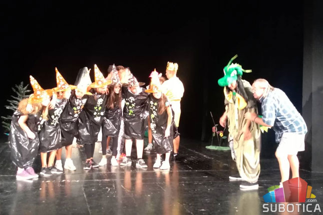 U Subotici nastali „Nasmejani snovi“ Amaterskog pozorišta iz Gračanice