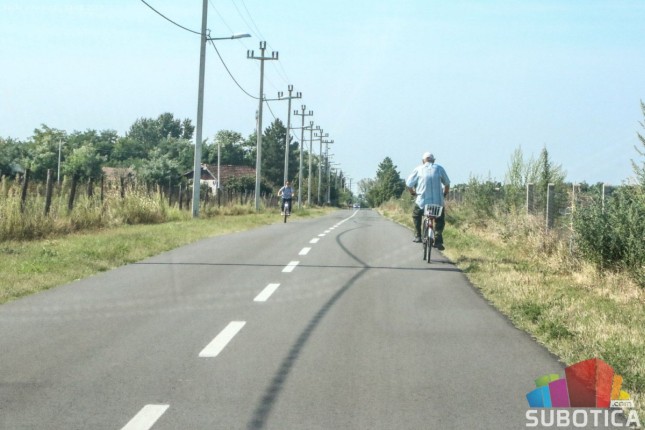 Počeli radovi na izgradnji biciklističke staze u Bačkim Vinogradima