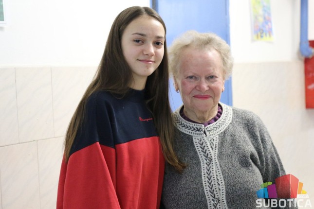 Đaci informatički opismenjavali starije sugrađane