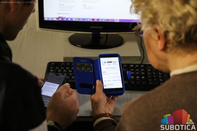 Đaci informatički opismenjavali starije sugrađane