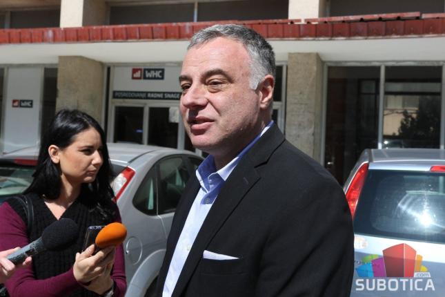 Održana tribina na temu besplatnih udžbenika za osnovce