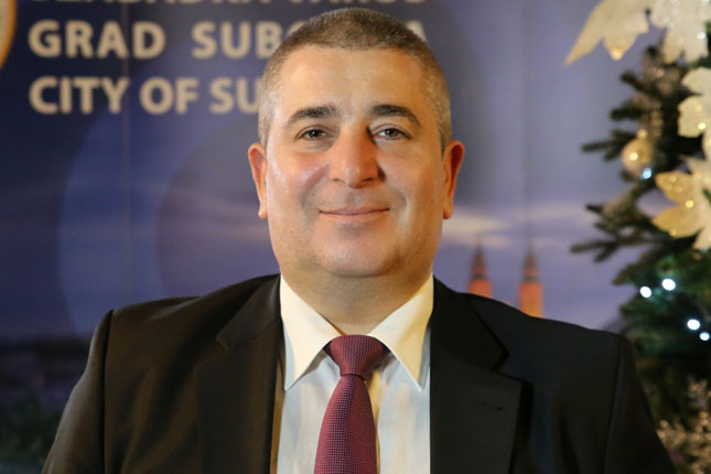 Božićne čestitke građanima Subotice