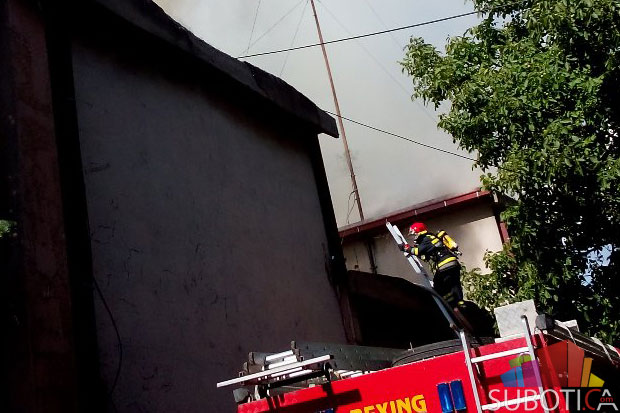 Požar u bivšoj zgradi Radio Subotice
