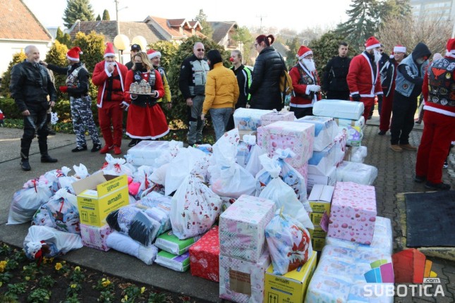 Bajkeri obradovali mališane "Kolevke"