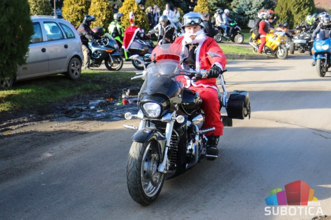 Bajkeri obradovali mališane "Kolevke"