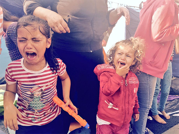 Ratna zona na Horgošu: Oko 300 povređenih, mađarska policija pretukla novinare RTS