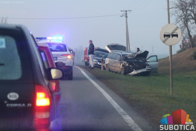 Teška saobraćajna nezgoda na putu Subotica-Bajmok, dvoje poginulih