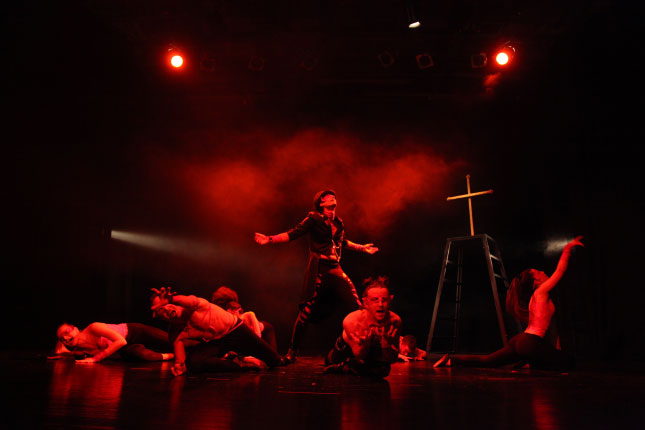 Predstava "Serbus-EVROPEIKUS" na Letnjoj pozornici