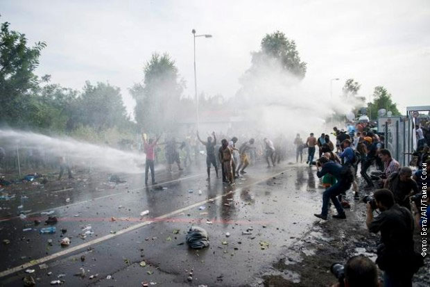 Miran protest izbeglica na Horgošu 2, zatvoreni Horgoš 1 i Bački Vinogradi