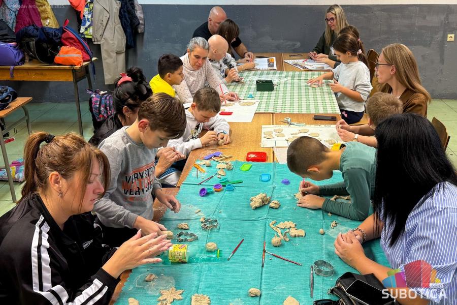 "Porodični dan" - tradicionalno druženje dece i roditelja u OŠ "Miroslav Antić"