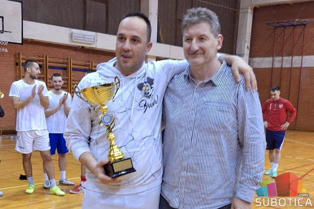 Mali fudbal: "Šeki enterijeri Real impeks“ pobednik 51. Novogodišnjeg turnira