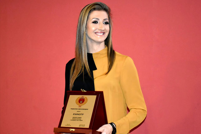 Fudbalski savez Vojvodine uručio plakete Slovićevoj, Karadžiću i Bačkoj 1901