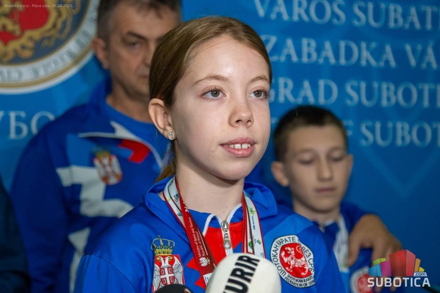 Prijem u Gradskoj kući za karatiste Spartak Enpija nakon izuzetnog rezultata na Svetskom prvenstvu