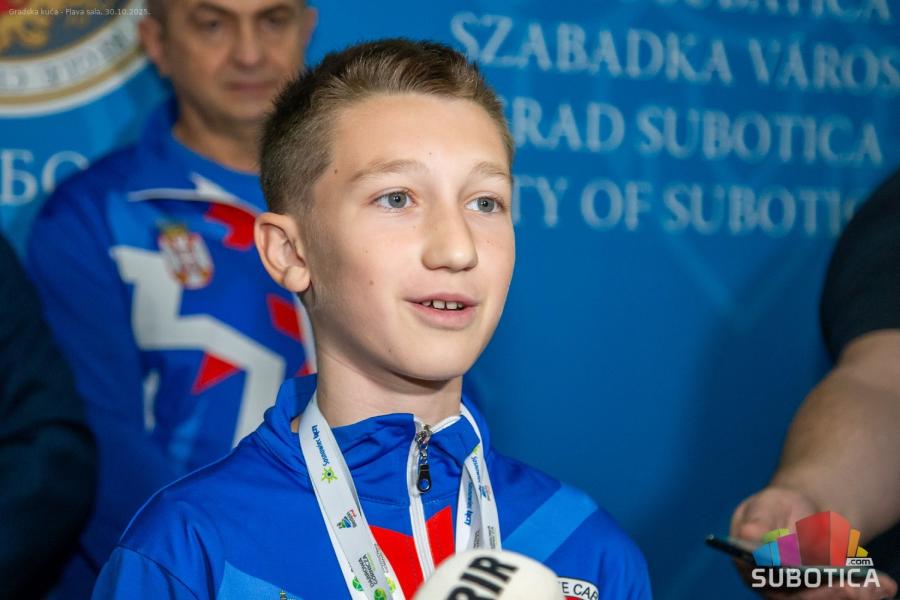 Prijem u Gradskoj kući za karatiste Spartak Enpija nakon izuzetnog rezultata na Svetskom prvenstvu