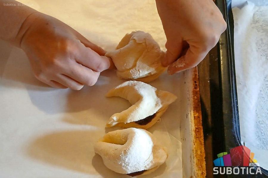 Miris detinjstva iz rerne - Salčići Nataše i Jove po meri tradicije