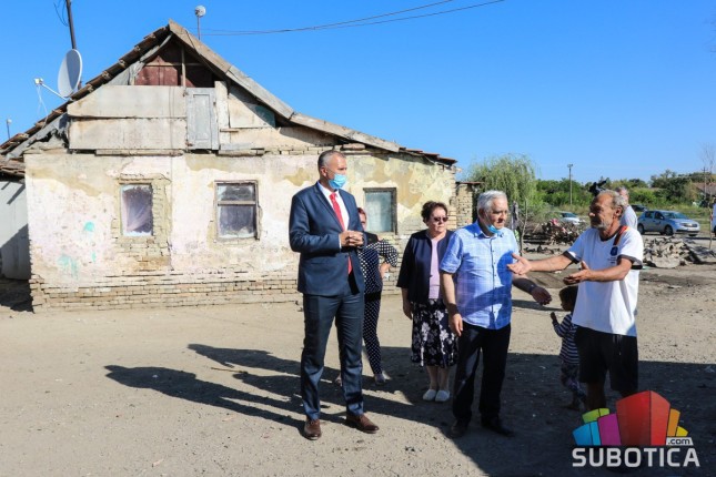Uklanjanja se divlja deponija u romskom naselju Halas, sledi čišćenje Haladaša