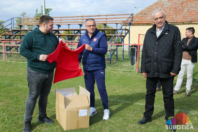 Nova sportska oprema stigla u tri kluba nižeg ranga