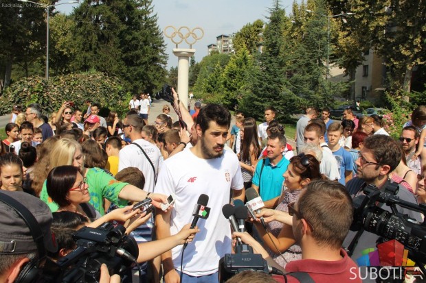 Štefanek i Kalinić na Olimpijskoj česmi