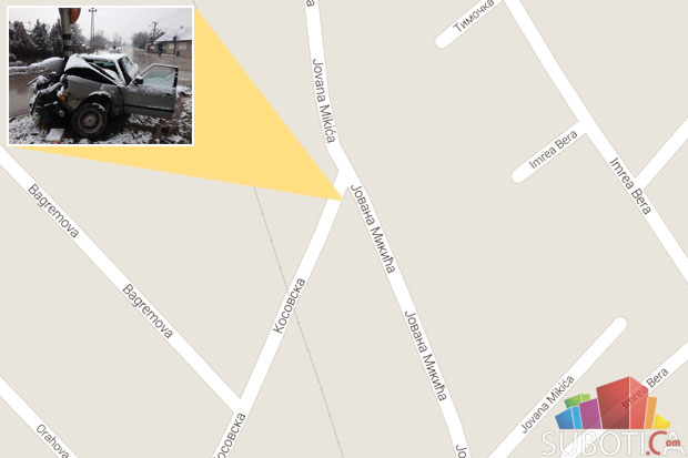 Saobraćajna nezgoda - automobilom se zabio u stub