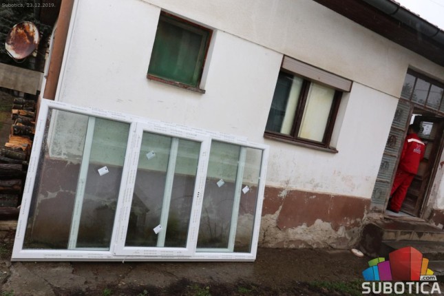 Kompanija "Joviste" pomogla porodici Morača obnovom kompletne stolarije