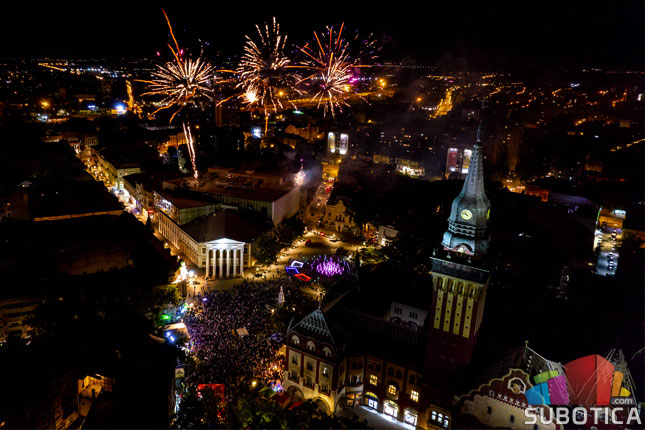Nastup Zorice Brunclik povodom Dana grada pred punim Trgom