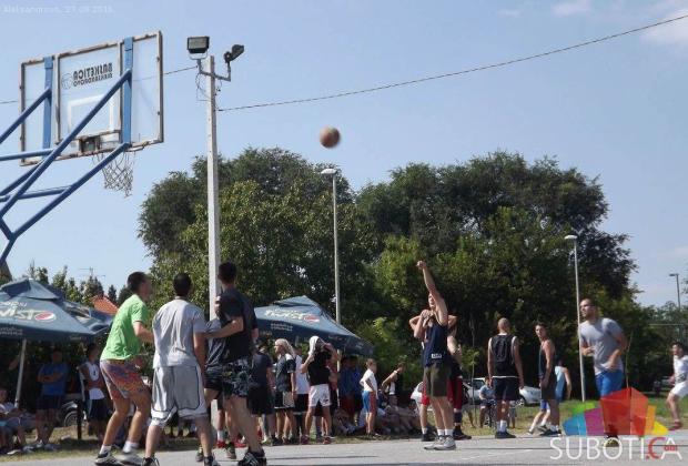 Još jedan "Basketica Aleksandrovo" protekao u znaku apela za tartan podlogu