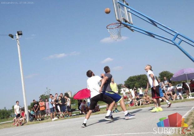 Još jedan "Basketica Aleksandrovo" protekao u znaku apela za tartan podlogu