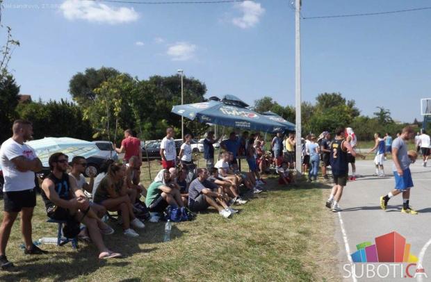 Još jedan "Basketica Aleksandrovo" protekao u znaku apela za tartan podlogu