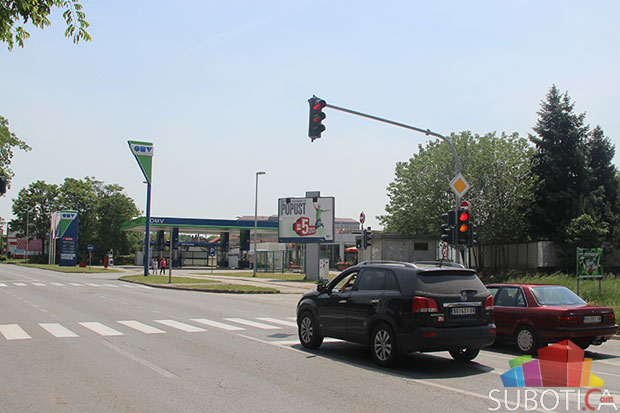 Počelo uvođenje trepćućeg zelenog svetla na semaforima